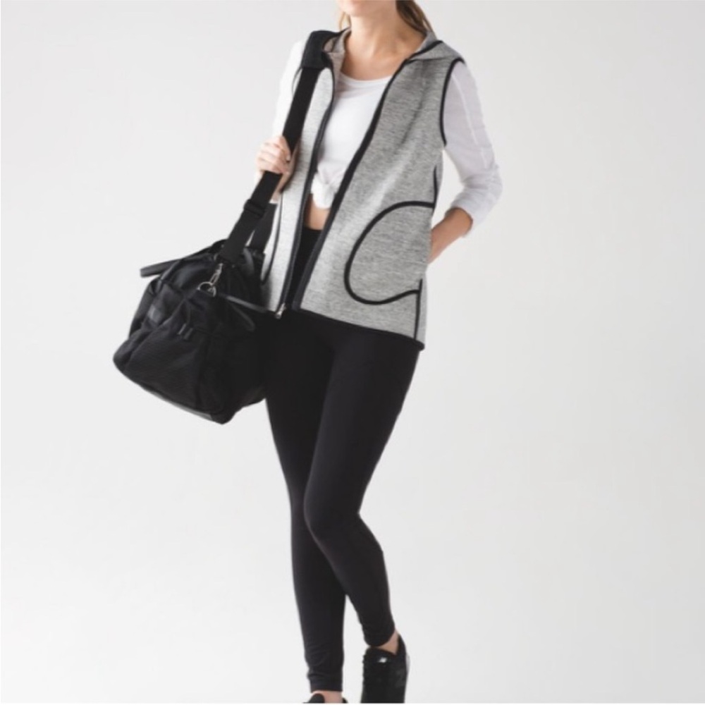 Lululemon Reversible Insculpt Full Zip Hooded Vest. Size 4